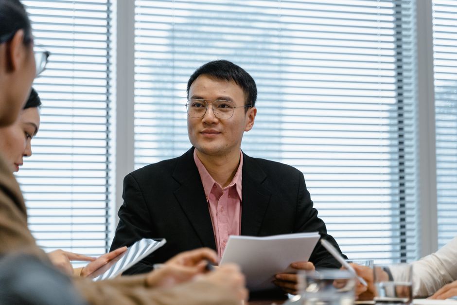 社内でサイト管理情報を共有するビジネスチーム